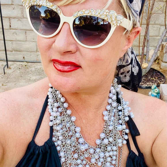 Meet your Posher, Elaine - Picture 5 of 10